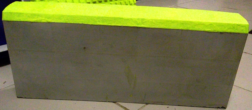 Светящийся в темноте бордюр