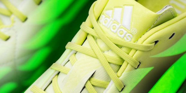 светящиеся бутсы