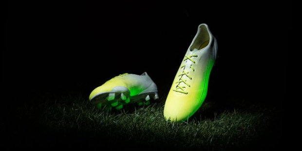 светящиеся бутсы